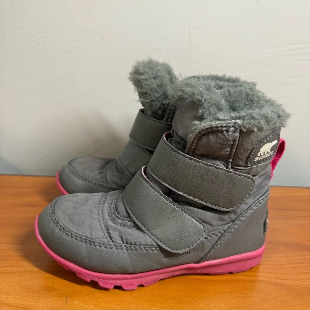 Sorel Kids Whitney II Strap Waterproof Winter Snow Boots Quarry Grey Pink 10‎